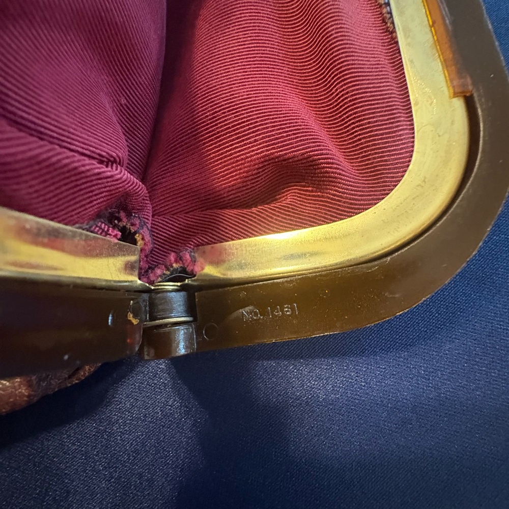 SOLD Vintage Burgundy Leather and Acrylic Tortoise Shell Clutch, with Kiss Clasp - Picture 9 of 13
